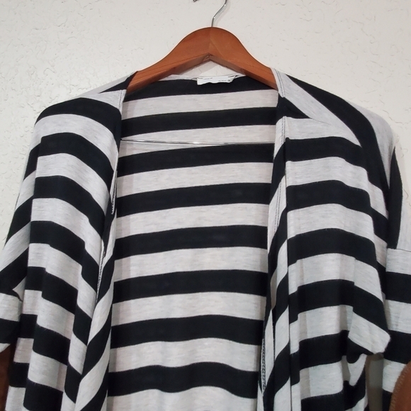 22nd By Balance Black White Striped Open Front Waterfall Cardigan Size Medium - Picture 5 of 9